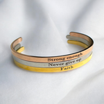 Minimalistischer Edelstahl Armreif in Silber mit Gravur "Never Give Up" – Unisex, Größenverstellbar, auch in Gold erhältlich | Motivationsschmuck, Allergikerfreundlich