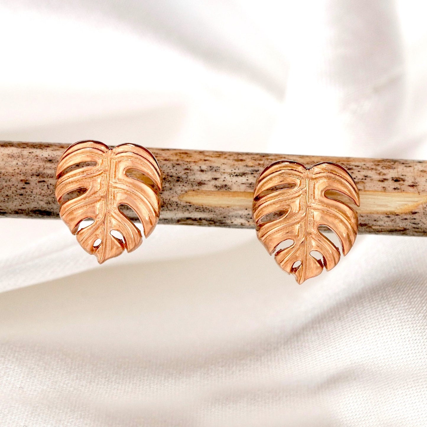 Boucles d'oreilles monstera feuille de feuilles - Boucles d'oreilles exotiques de feuilles d'or n ° 925 - EAR925-89
