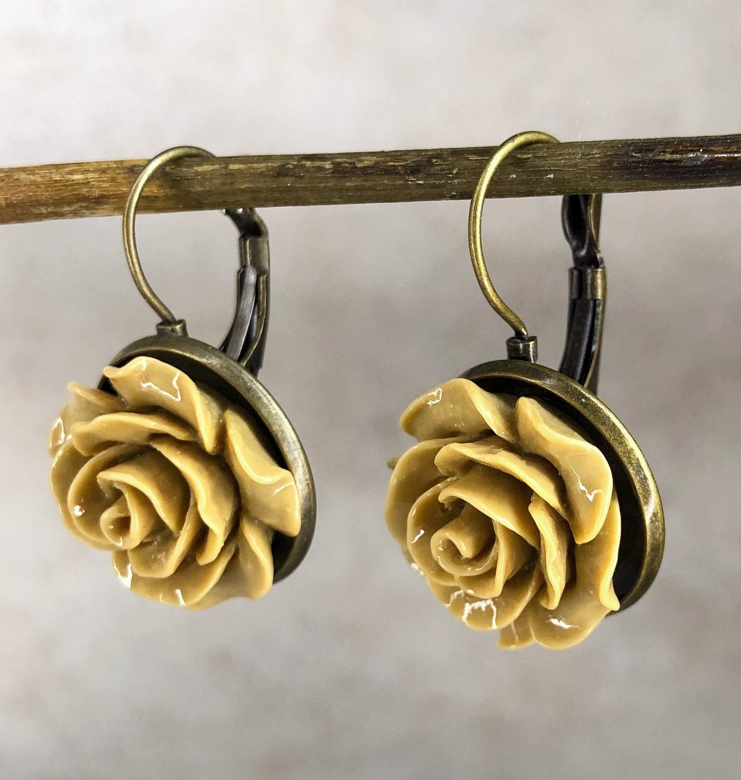Boucles d'oreilles en bronze automne dans un style vintage