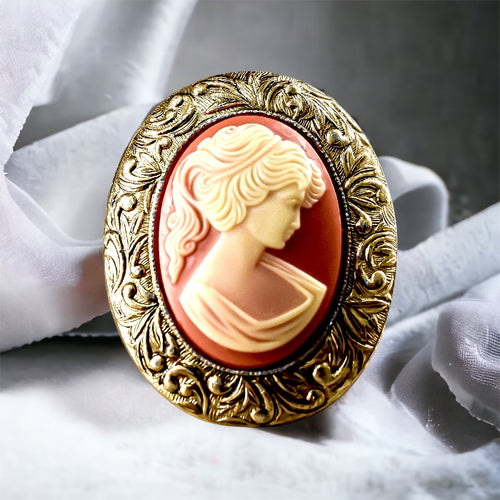 Kamee baroque dame broche dans un style vintage - orange