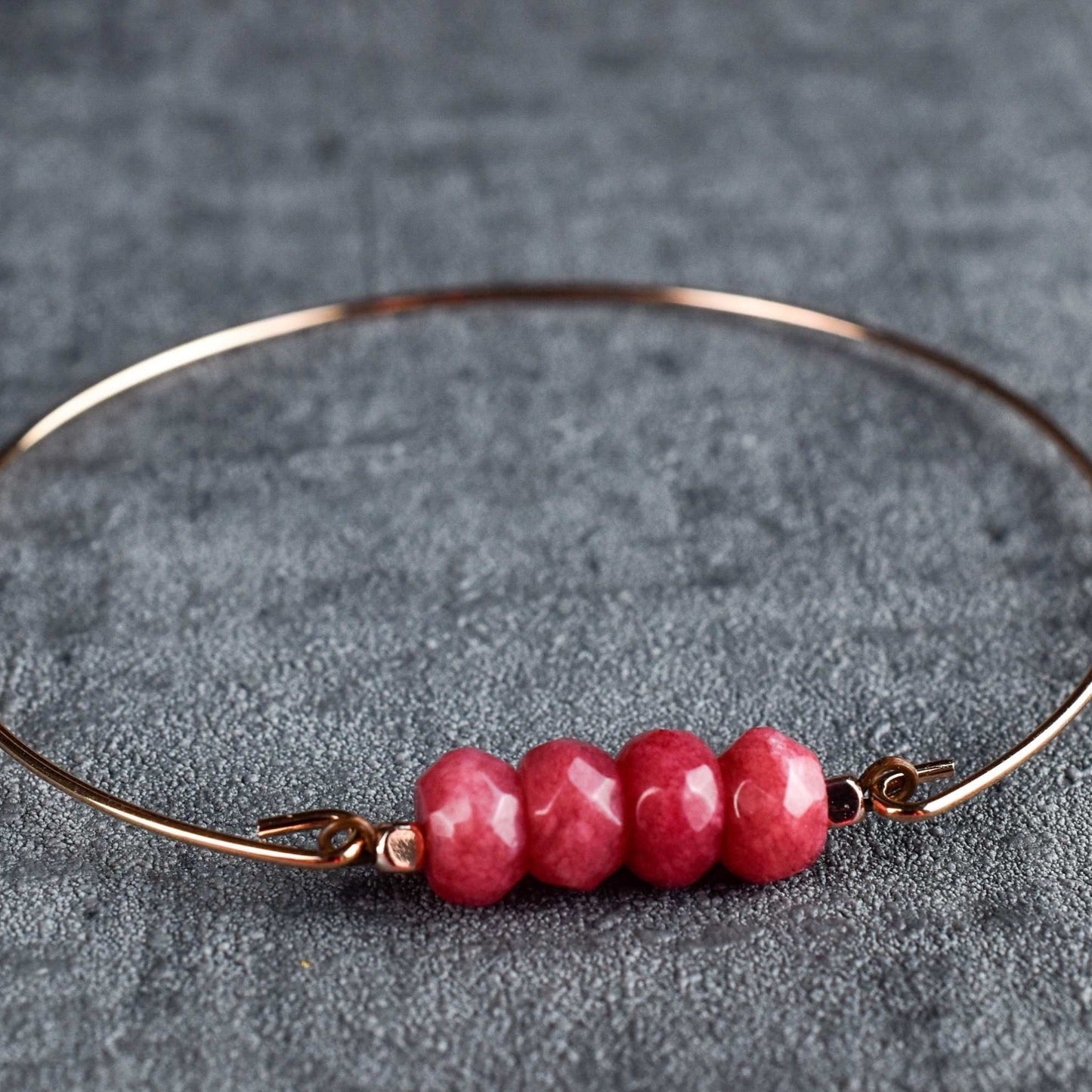 Jade Rondelle Bangle - Bijoux de pierres précieuses rouges en plaqué or Rosegold - Retars 47