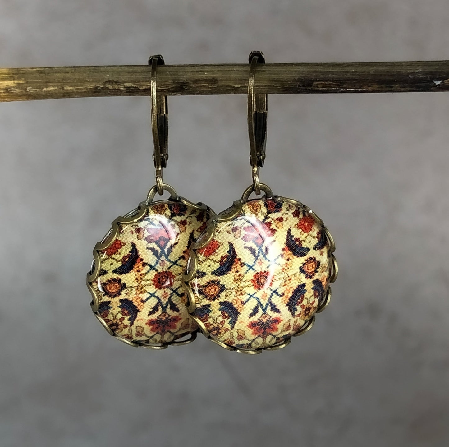 Boucles d'oreilles en bronze antiques Kelims dans un style vintage